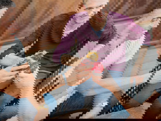 Reporter Marvin: "Waardoor denk jij dat vriendschappen verwateren tijdens Corona?"