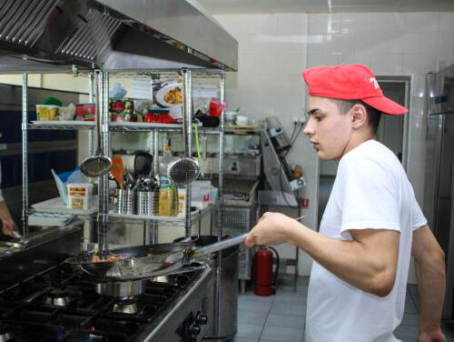 Stichting Twisted Almere helpt jongeren aan een diploma!