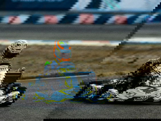 Race-talent Jayden (13) praat Nordin bij over strijd tussen Max Verstappen en Lewis Hamilton