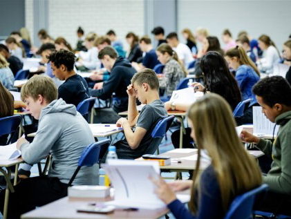 Eindexamenleerling Zuwena (16) maakt zich zorgen om de examens