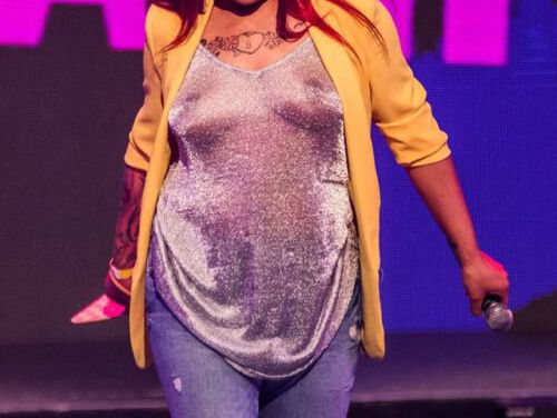 Latifah Ladiva over freestylen en vertelt waarom ze geen BH of ondergoed draagt!