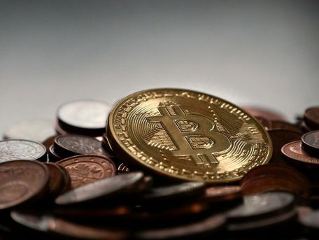 Wel of niet meer investeren in de Bitcoin? Frederieke Hegger van RTL Z vertelt..