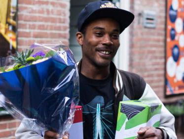 Reporter Jeansen is behoorlijk schor tijdens het Bevrijdingsfestival van Zuid Holland!