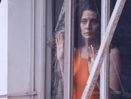 Hulporganisatie over Netflix-serie You: 'het romantiseert ons beeld van stalkers'