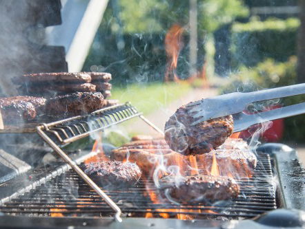 Deze bbq-hacks moet je volgens Mounir Toub deze zomer écht uitproberen!