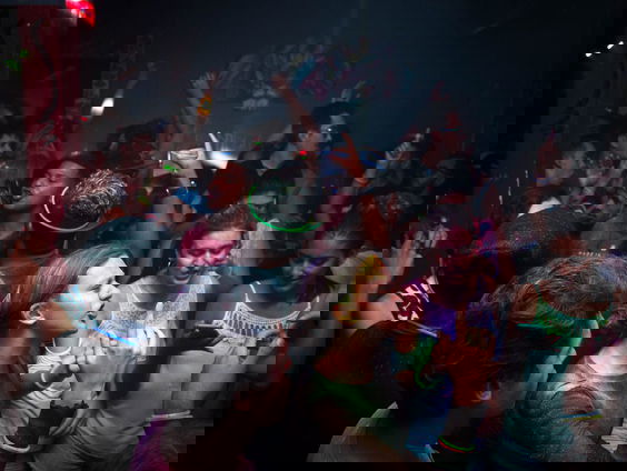 Uitgaanstip van Rawi (26): "Als je op iemands schoen staat, zeg sorry"