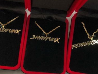 Fernando bedankt Chivv voor een gotu gift