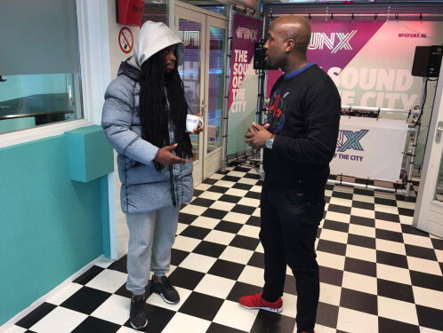 Jairzinho heeft een nieuwe track 'verliefd'.. maar op wie is hij eigenlijk verliefd?