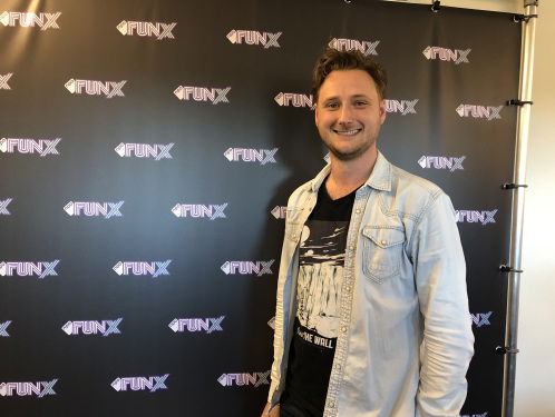 Superfan Sicco probeert Natasja te overtuigen van #GOT