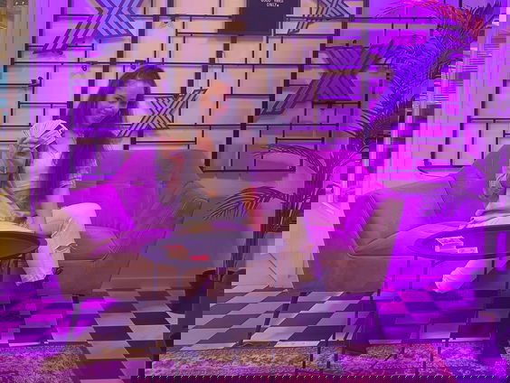 Energy Healer Denice legt kaarten voor luisteraar Malika