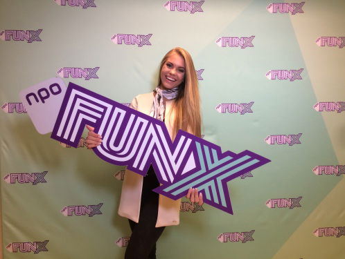 Lotte (Miss Teenager 2017):"De meeste huwelijksaanzoeken komen uit Nederland via Facebook"