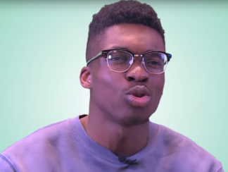 Compliment Your Mirror Day: wat denkt Défano Holwijn als hij in de spiegel kijkt?