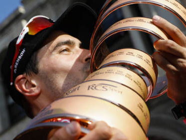 Een vrouw is de eerste Nederlandse winnaar van de Giro en niet Tom Dumoulin