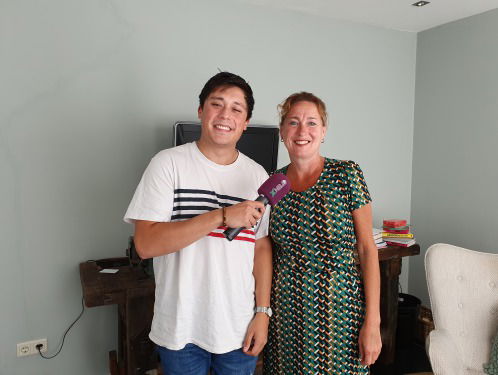 Report: Marvin doet oefeningen om stress tegen te gaan