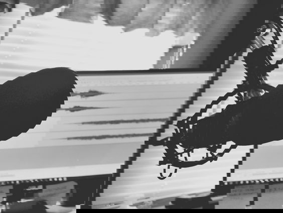 Podcast 'Indewachtkamermet' moet taboes doorbreken voor vrouwen.