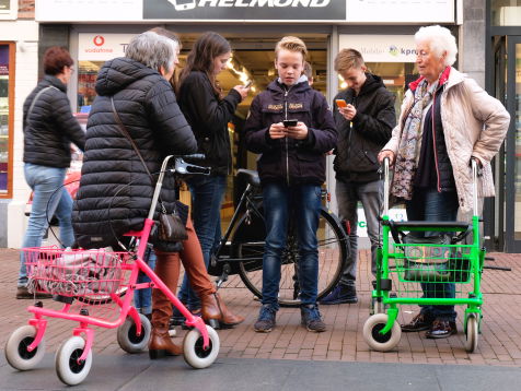 Geen Wifi? Volg die fluoriserende rollator!