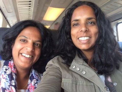 Vriendinnen blijken zussen te zijn!