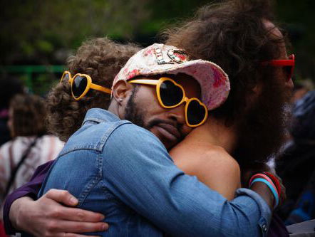 Homoseksualiteit in de hiphopscene: van homofobie tot rappers uit de kast