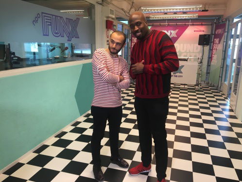 Comedian Farbod: "Ik pak iedere bevolking hard aan. Ook mezelf!"