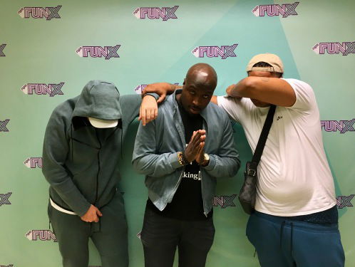 Hef speelt vals in het BangBros-introspel