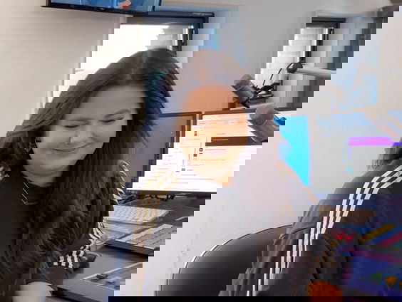 Kelly heeft een sugar daddy!