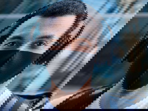 Reporter Marvin: "Wat vind jij van mondkapweigeraars."