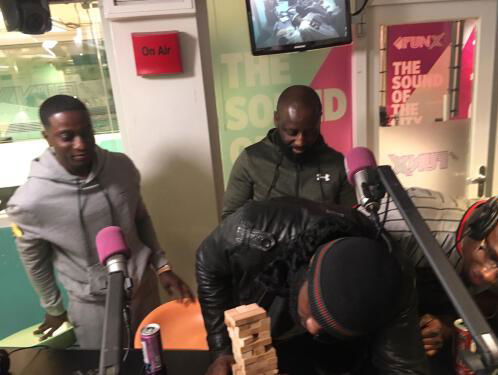De Fellas: Pikante vragen tijdens het spelen van Jenga