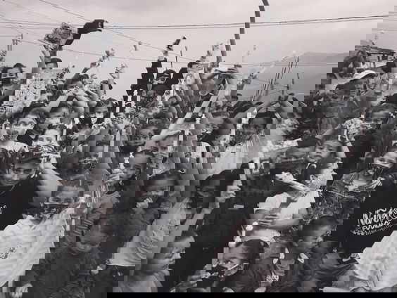 Yino verhuist van Nijmegen naar Colombia om daar kinderen te helpen.