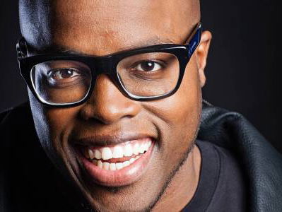 Shay en Esko bellen met Jandino