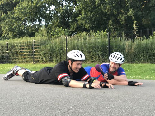 Vallen en opstaan: Marvin gaat naar zijn eerste skeelerles!