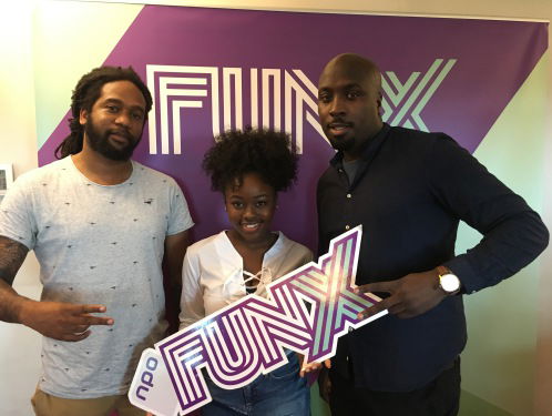 Glen Faria en Georgiefa Boomdijk (cast Sing Song) zingen mee met bekende musical hits