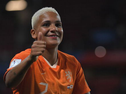 Shanice van de Sanden eerste vrouw die kans maakt op Fashion Player Award