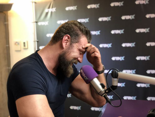 Hoe lang hield Olivier Richters aka The Dutch Giant het vol om geen ik te zeggen?