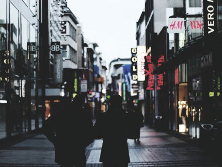 Youss: ''Je hebt NOOIT genoeg kleding!''