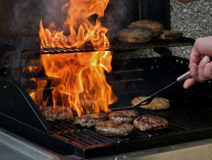 Move over je basic burger op de BBQ.. Deze gekke dingen moet je écht op je BBQ gooien!