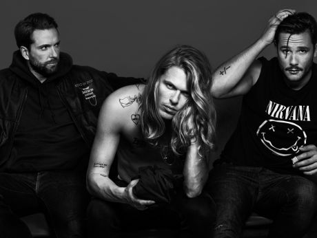 KRISS KROSS AMSTERDAM SPEELT #VANWIEISDEQUOTE