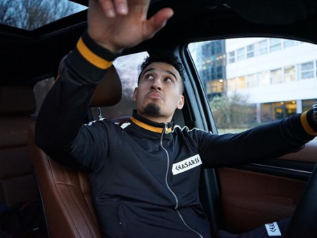 Nesim vraagt de Wake Up Song aan!