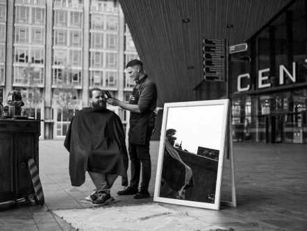 Sjoerd zet zich in voor daklozen met gratis knipbeurten