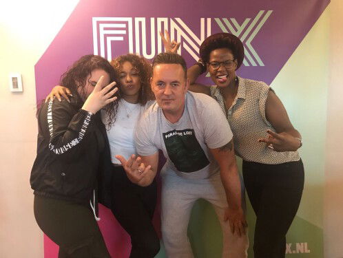 Papa van de buurt: Wie is het brein achter het Instagram-account?