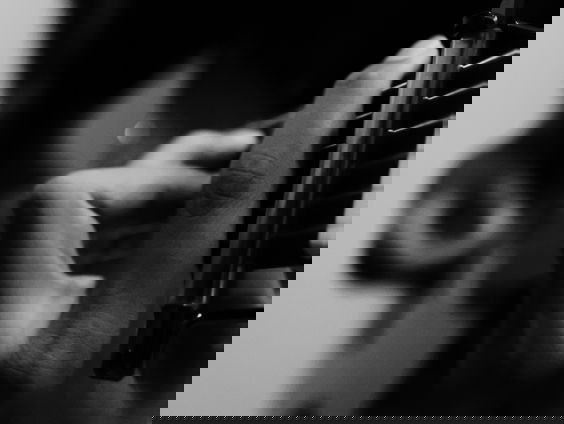 Zingende agent Thijs: "Je moet gewoon lekker jezelf zijn."