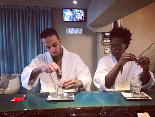 Morad & Shay gingen drie minuten lang halfnaakt in -110graden staan!