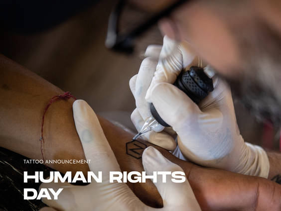 Vijftig mensen getatoeëerd voor mensenrechten
