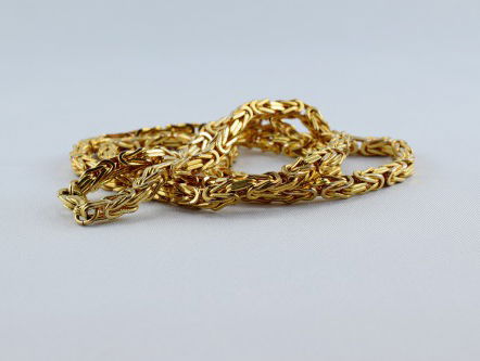 Dating Dilemma: "Ik gaf mijn ex een gouden ketting, maar ik wil 't terug!"