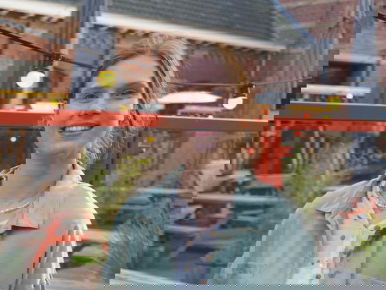 Jongerenvertegenwoordiger Leah: "Voor jongeren lijkt de EU een ver-van-mijn-bed-show"