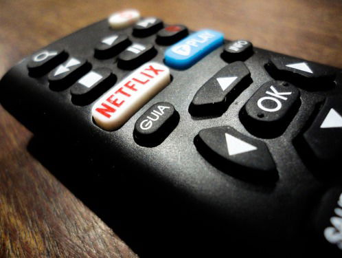 Netflix bingewatchen: onschuldige ontspanning of gevaarlijke gewoonte?
