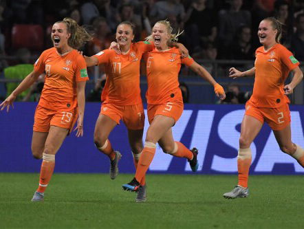 Ouassima blikt vooruit op kwartfinale Oranje Leeuwinnen: "Italië is een lastige ploeg"