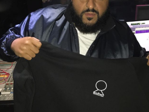 DRAKE & DJ KHALED DRAGEN SHIRTS VAN 16-JARIGE JayJay!