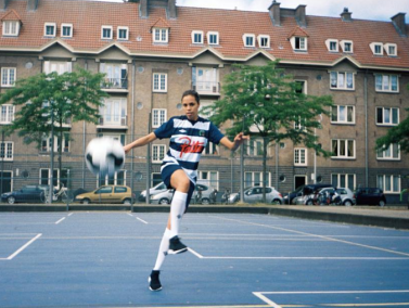 Nederlandse Rocky is de eerste vrouwelijke straatvoetbalster in FIFA