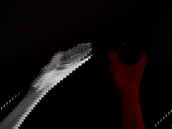 Reporter Marvin leert beatboxen: "Dit is moeilijker dan ik dacht!"