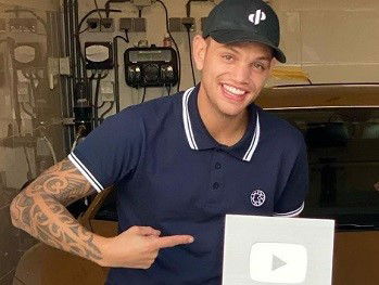 Dutch performante vertelt hoe hij multimiljonair is geworden!